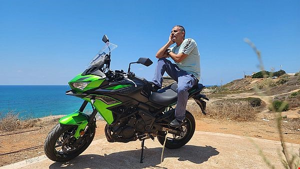 הוורסיס ואני – רומן דרכים ישראלי
